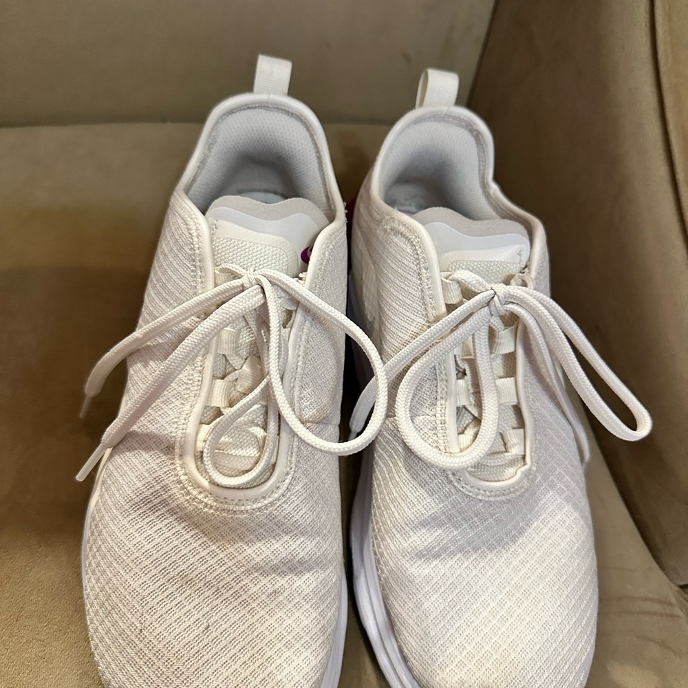 Nike Women's Athletic Shoes - White